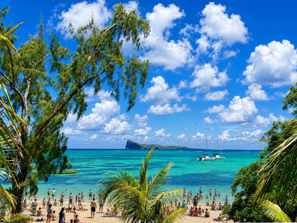 Things to Do in Grand Baie, Mauritius: Beaches, Shopping, Nightlife & Local Tips