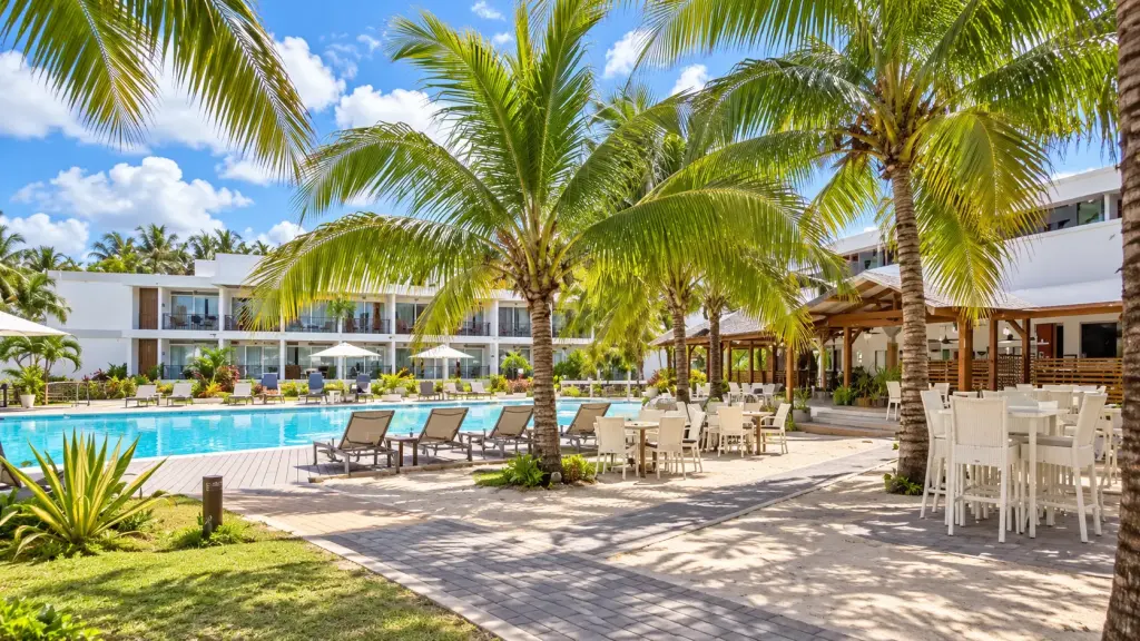 Le Peninsula Bay Beach Resort & Spa